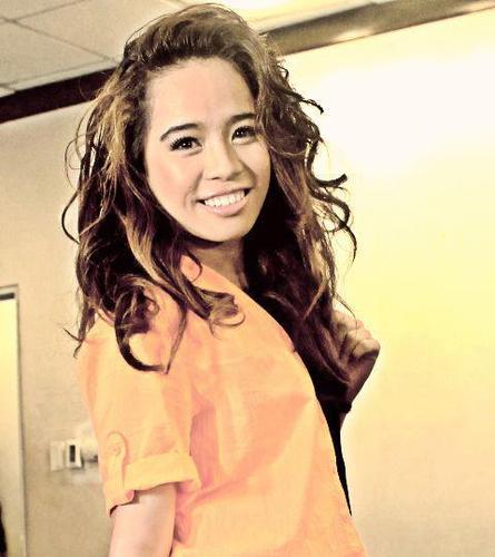 We love RAMDOM GIRL @MSzendeerose ;) #ZENDEEHOLICS