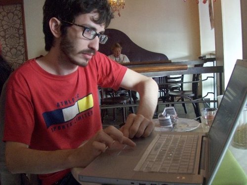 Photography fan, musician, music fan, internet - working for http://t.co/ZaOk8RWIfX - where You can make stunning Flash websites for free
