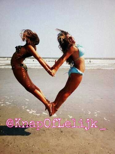 wij tweeten een account en jullie zeggen knap of lelijk je mag ook een foto van je zelf naar ons tweeten dan 25-08-12 15:47