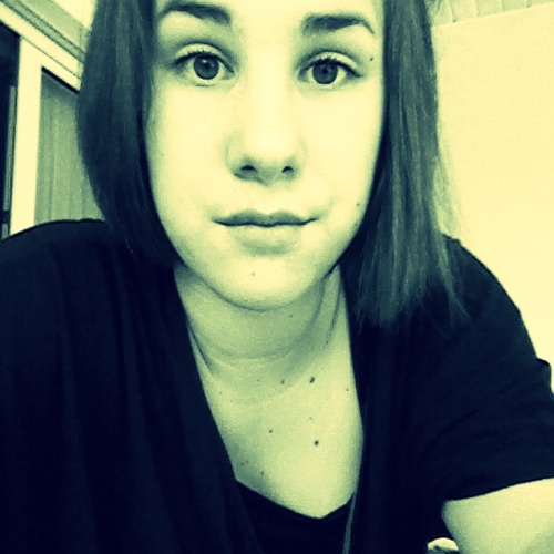Hi, I'm Lucija from Croatia,I'm 15. 
I follow back  :)) !