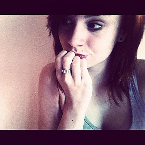 14 years old | love .. singing, music, dancing |
born in berlin | living in hannover | half german, half french girl |