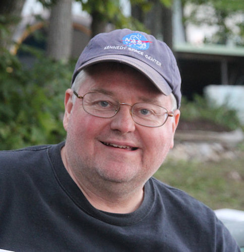 Photographer, Web Designer, Photojournalist, plus I do Computer Maintenance and Repair.