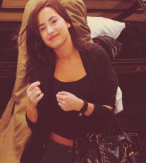 ScoaTofla's profile picture. Hi! I'm Martina! I've 14 years old and i really like the cookies and boys whit good manners! From Italy!  If you follow me, i'll follow you back!