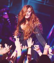 seSlums's profile picture. Love is old,love is new,love is all,love is you ∞