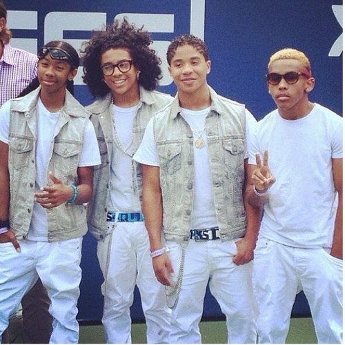 TMDMVStreetTEAM's profile picture. TM STREET TEAM❤ OWNERS: @rays_aco and @kaystopherrr_ and co-owners: @li_li_rgoky @foreverrsyd and @mindless4life96 #MBTAKEOVER❤