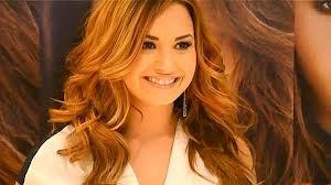 Eu não posso criar muitas esperanças, porque todo olá termina com um adeus.
Demi Lovato...