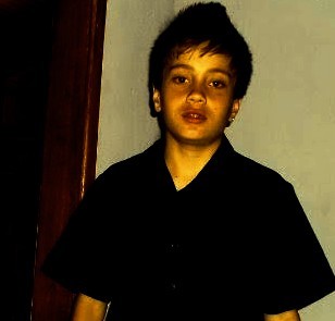 Sigam a @Beijonenen e a @Samarahazevedo 
Elele sou lindo , tenham inveja ;3