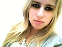 24 anos, mamãe de uma linda princesinha *-* te amo filha ♥