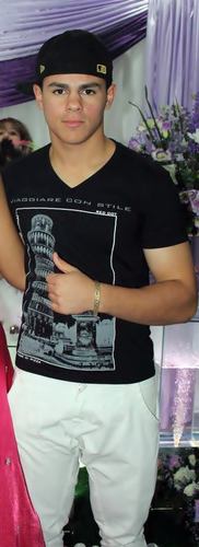 Taurino,18anos,futebol,Ousado&Alegre,academia ,@BONDEDASTRONDA ,  amigos  & #CORINTHIANOROXO ♥
