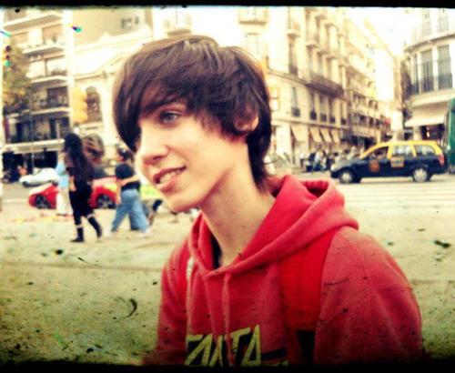 Soy Fede solo Fede , no soy el super hombre q una mujer quiere no soy lindo pero te puedo hacer reir ;) @BelenBi3b3r