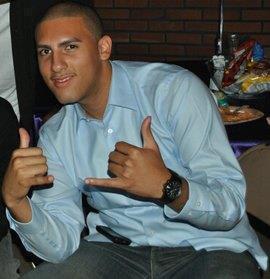 X_Medina92's profile picture. Im a college kid making ends meet by working at a grocery store jus playing but i really go to school and work at a grocery store.