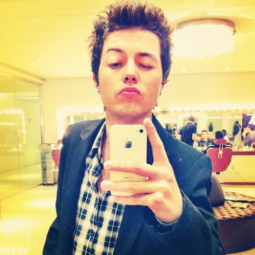 Fc Dedicado ao Maior Cantor Da Nossa Geração ( @Pelanzarestart ) . Since : 26/08/12