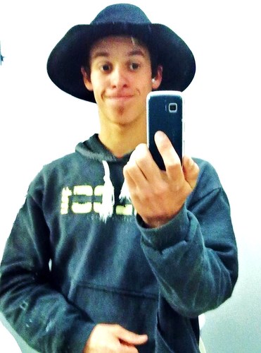 o que eu vou falar de ti amor??? sla... acho que palavras não são suficientes para falar o que eu sinto por você.. Te Amo Muito s2'
p. Lari Andrade