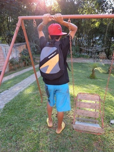 Nao Sou Poeta . Nao Sou Cantor . Mas Com poucos Versos E Rimas . Faço O Amor