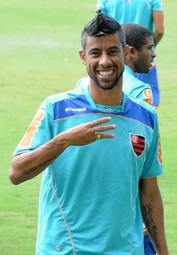 Unico FC Léom e Camila Brasil se tiver outro é plágio, então follow. Since: 18/04/2011. Dona: @Islanateixeira_