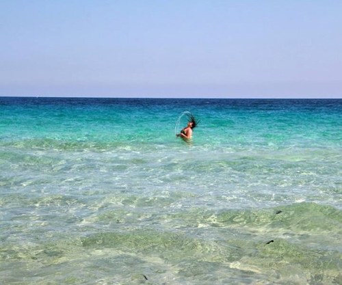 Fabiana_Fog's profile picture. «Son demasiados los lugares donde podría quedarme y vivir para siempre. Por eso, deben existir los viajes. Estar y dejar de estar en todos los lados»