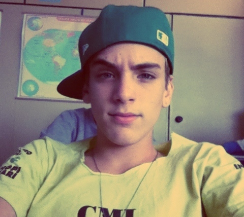 Sempre com o loiritcho. Se você tem a capacidade de sonhar, você tem a capacidade de realizar. Desde: 01/11/11. ♥
