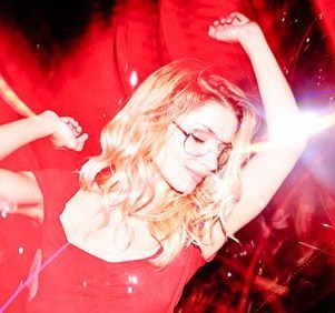 Orgullosa e incondicional fan de la Actriz y cantante Argentina Chachi Telesco.  | Primer Fanclub | Remember there's a light in the middle of the dark.