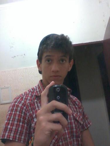 É, eu realmente não sei muito sobre mim, cada um cria uma definição..
Clichê? Pois é *O*
