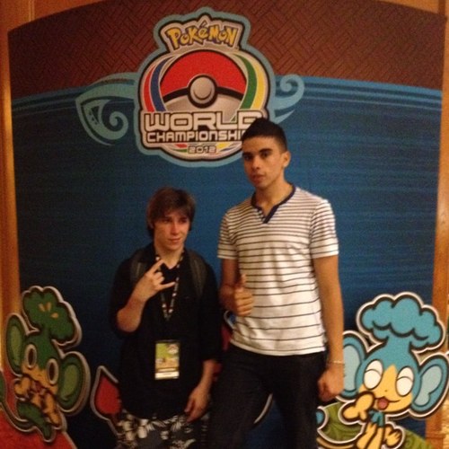 _Genesect's profile picture. 160 caractères ne suffiront jamais assez pour vour emmerdez avec mes tweets (a)