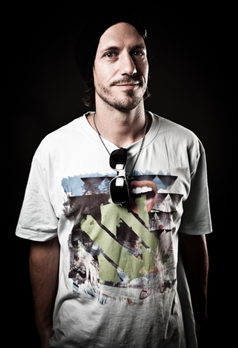 chris_kroell's profile picture. hello
my name is Chris Kröll
i am a professional Snowboarder from Austria.
my Sponsors: Völkl Snowboards, Adidas Eyewear, Pow gloves, G-Shock, Pull-in