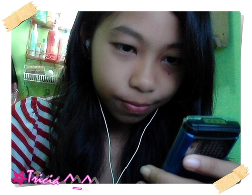 I am simple and pretty girl.=) may iba din sabi nila cute daw ako.(weh?)pero tnx guys hu?Follow me and i'll Follow back!.tnx sa lahat na nag Follow.=) 3