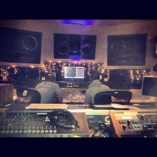 DkeyzFRESHM3N's profile picture. 1/3 of Grammy-Nominated Music Production Trio: Chris Brown | | Nicki Minaj | | Britney Spears | | https://t.co/O5BQ1xHkLV | Kevin Gates | IG: @FRESHM3N_III |