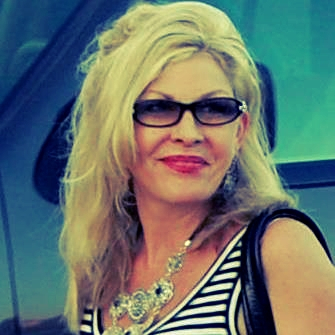 Marketing consultant, social media strategist, entrepreneur, and lover of life.