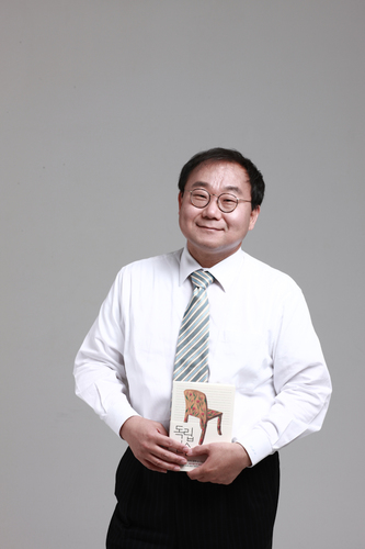 swhang2439's profile picture. 정치, 사회현상에 대해 셜록 홈즈를 꿈꾸는 심리학자