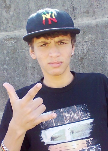 não vai muda sua vida, mais nao sou obrigado a fazer uma bio engraçada para voce rir, bjo amo minha @julianalegora ::ϟ http://t.co/tVIjuGfQnW