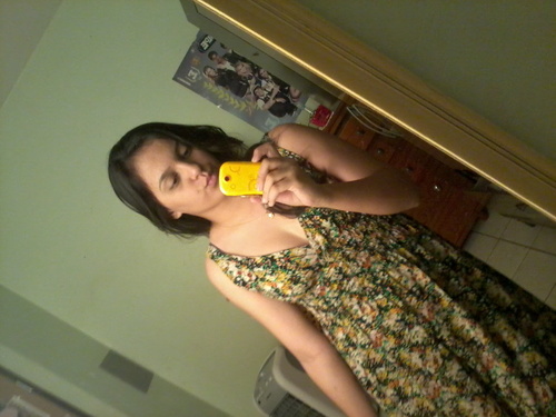 Uma menina simples com mtas amigas, q sabe a hr certa de falar oq pensa... Garota sangue bom' hoho*-*