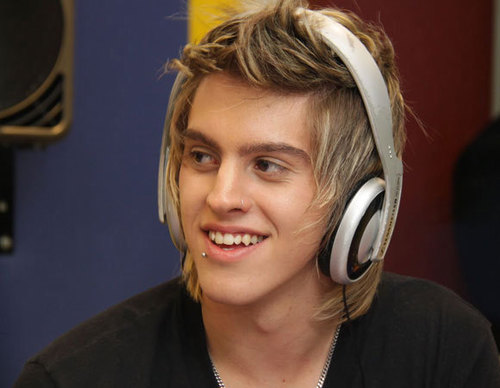 AMO RESTART !♥ faço parte da família restart huhuhu amo todos ...