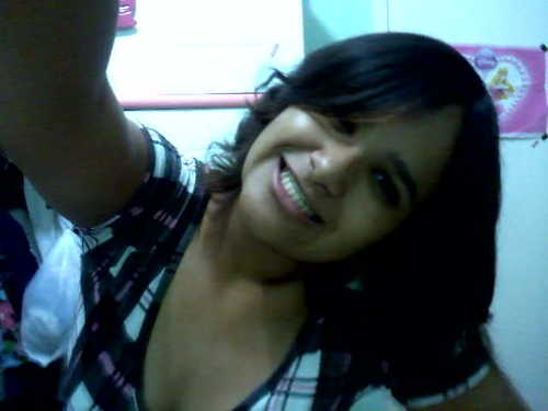 sou como quaquer garota, norma sincera,divertida,ega e amo garotos,namorar e me divertir #essasoueu