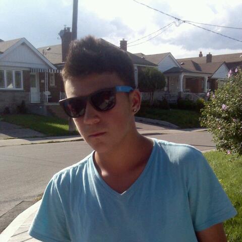 Just a 14 year old boy with one dream to live long ! follow me if you love good tweets!