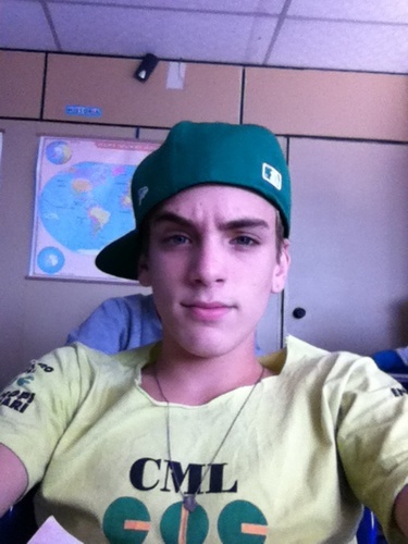Fc dedicado a tds as fãs q amam o @Giiograssi, então se vc ama como eu, siga e seja feliz e siga seus sonhos. Seguiu dia 09/08/11 as 23:32. Feito:14/07/11