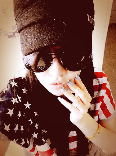 Language is not a barrier; attitude is.mine is based on how you treat me.
昵稱﹢Xiao mei, Chi
年齡﹢24歲
生日﹢十一二十二~~~
Haters got no place here.Get a life!