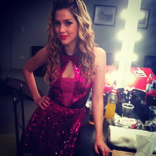 quando eu tinha todos os motivos pra chorar , você me deu vários pra sorrir . te amo!! @sophiaabrahao ♥ since:20/08/12 .