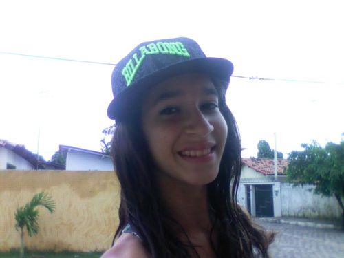 leonina,17 anos,flamenguista com muito  orgulho,divertida,odeio falsidade,adoro festa:)