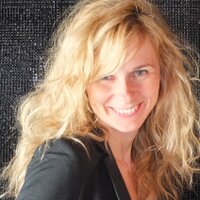 Dr Sara Perry (@archaeologistsp) Twitter profile photo