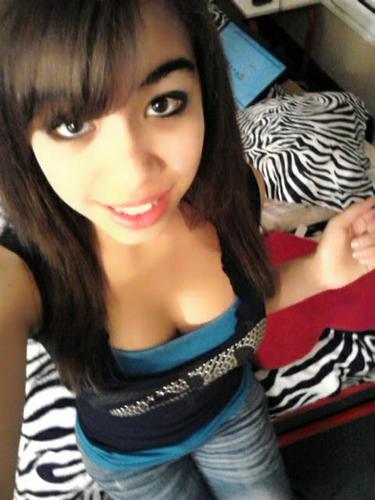 I.m single......if yu want follow me then follow me...i always..post pictures of myself3 3