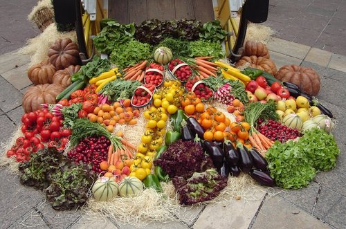 We are fed by the food industry which pays no attention to health & treated by the health industry which pays no attention to food.