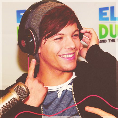 I am luana live in Argentina (Buenos Aires) I have 14, I like listening to music, I'm a fan of One Direction,i love 1D
