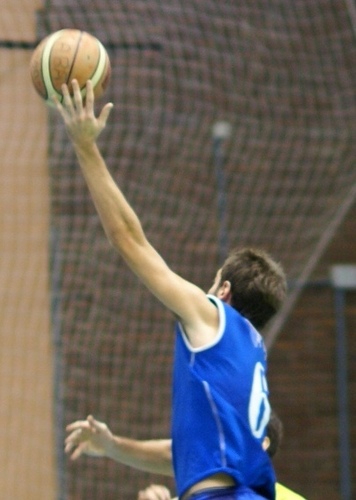 Ingeniero como Manuel Pellegrini. Jugador de baloncesto del CB UCA.