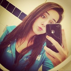 E de repente, uma música me disse tudo que eu precisava ouvir. ! Se gostar #Retwitem se quiser #Favoritem! Tumbrl: http://t.co/d3KRapKyjX
