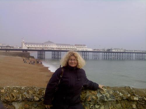 business builder,coach,mum of six, teenage Triplets, love : reading,painting,travel