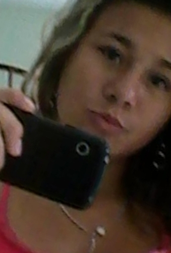Eu descobri o que ela quer
Vem comigo que eu consigo te fazer mulher
Rebola ate ochão sópra chamar minha atenção
Novinha sensual na treta faz o que é bom(88'