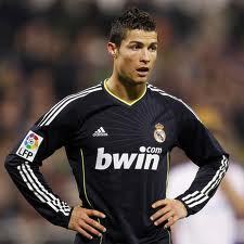 famoso jugador de la actualidad en el mundo real madrid (original de twitter) !!!