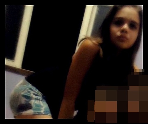 Olá... me chamo Larissa, Amo muito minha família e meus amigos. Sou fascinada por sorrisos, não gosto de pessoas que julgam sem conheçer.. By : Larissa Carvalho