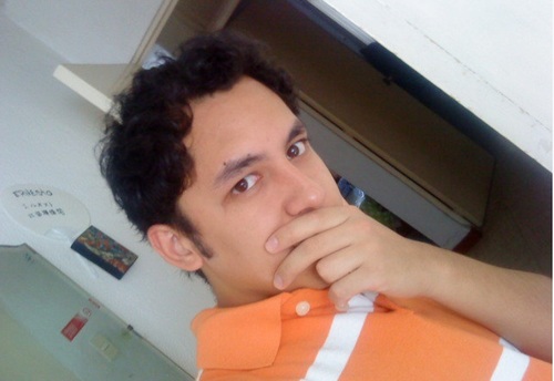 Estudiante de ingeniería industrial y el último ser de dos corazones