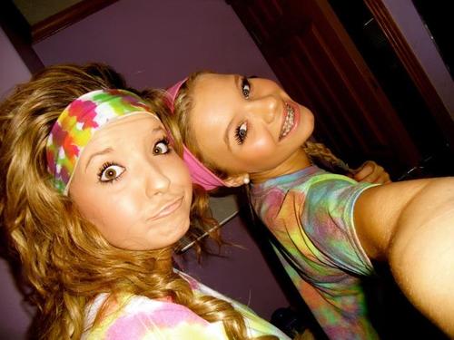 emileyy_d's profile picture. I'm weird. If your weird too you should follow me. I can also be a little awkward at times. Singlee. #TeamBlueEyes c: